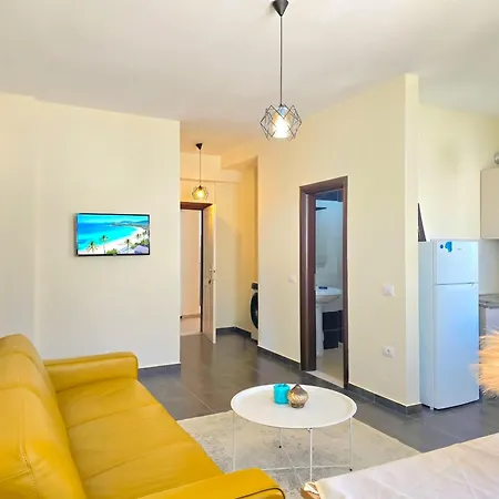 Sunny Corner Apartment