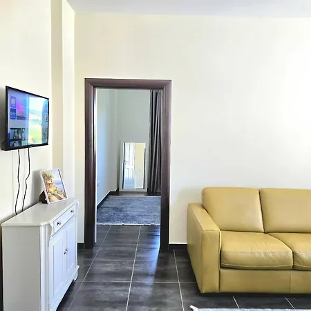 Sunny Corner Апартаменты