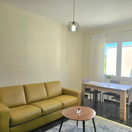 Sunny Corner Апартаменты
